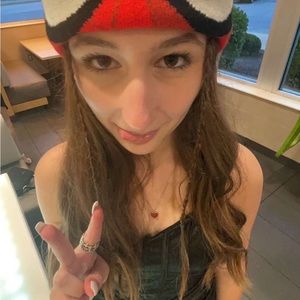 Meet your Posher, Abby